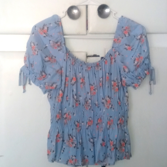 Floral Top - Picture 1 of 7